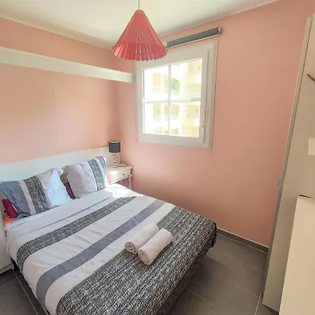 Antigone T2 Le Seuilly Apartment *